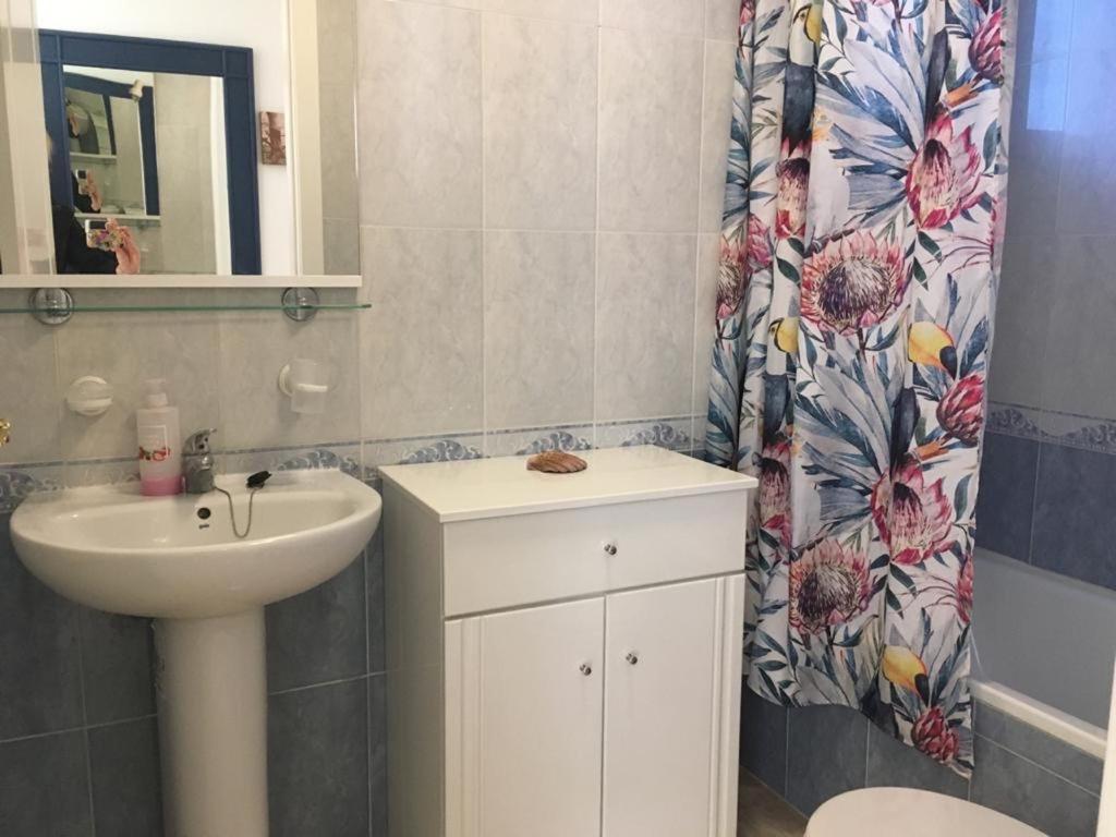 2-Bedroom And Living Room Apartment Near Campoamor Beach Eksteriør bilde