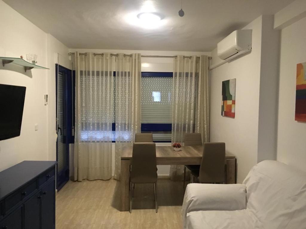 2-Bedroom And Living Room Apartment Near Campoamor Beach Eksteriør bilde