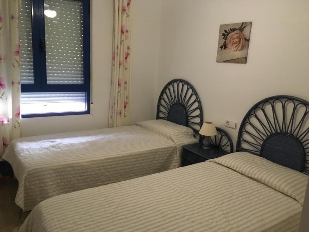 2-Bedroom And Living Room Apartment Near Campoamor Beach Eksteriør bilde